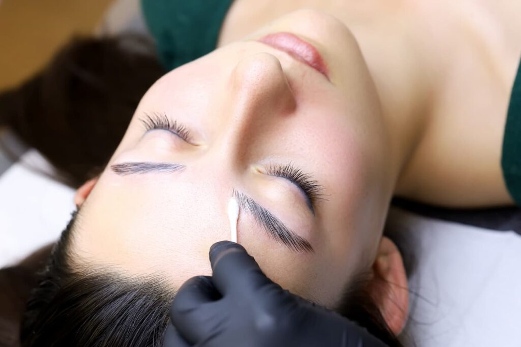 eyebrow lamination at salon